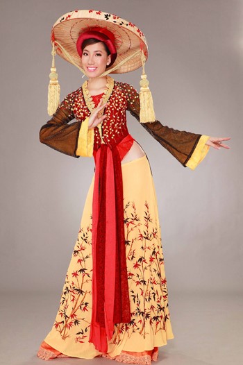 The modern version of the 4-flap dress (ao tu than) (Source: ao-dai.com)
