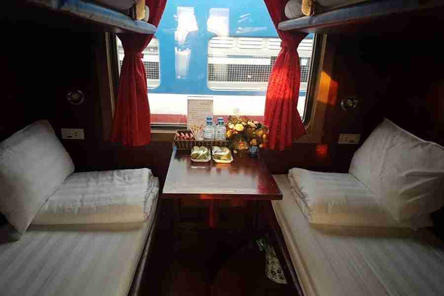 luxury overnight trains vietnam, luxury train hanoi to danang