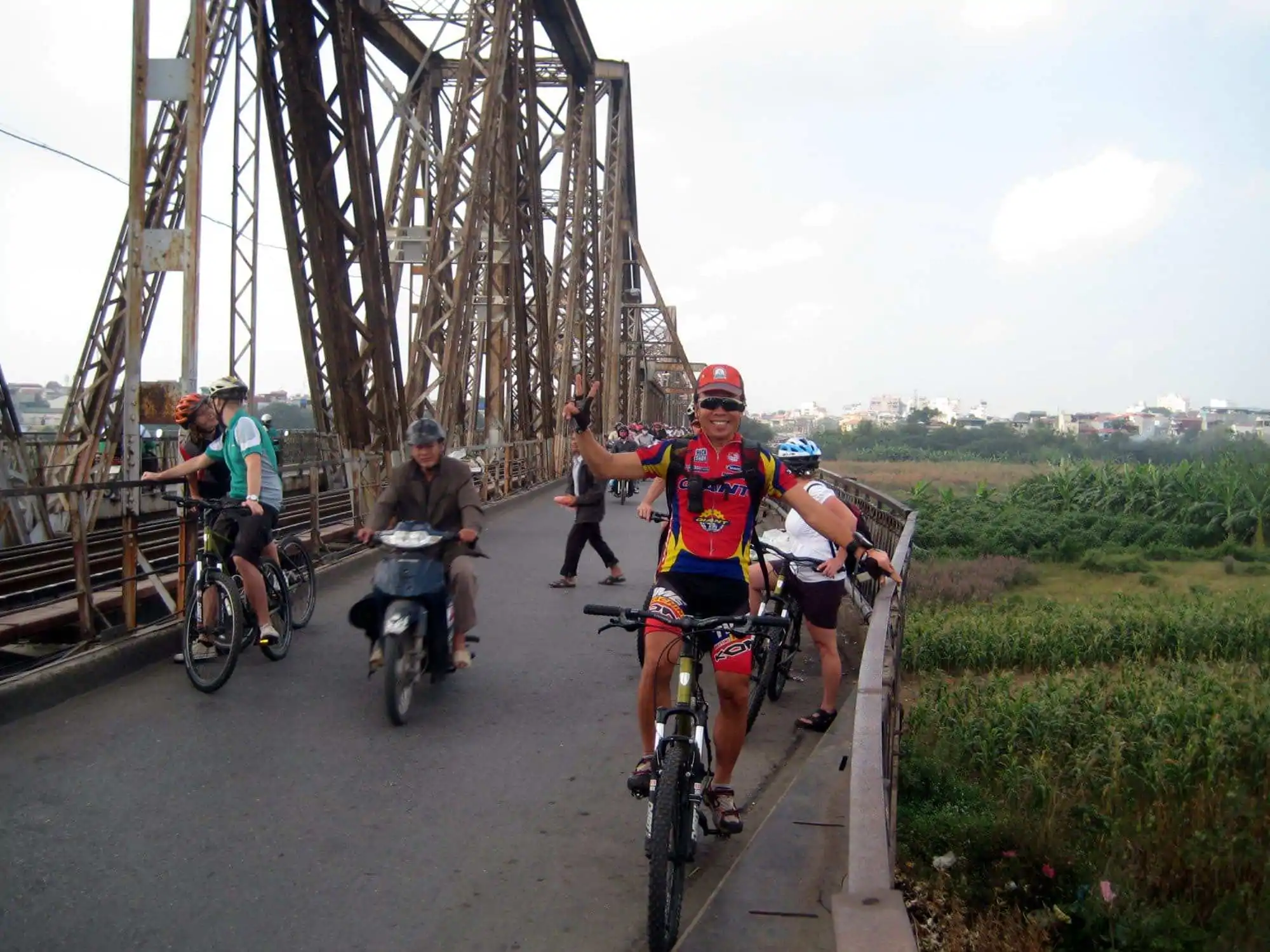 biking hanoi 1