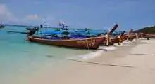 boats in phi phi (1)