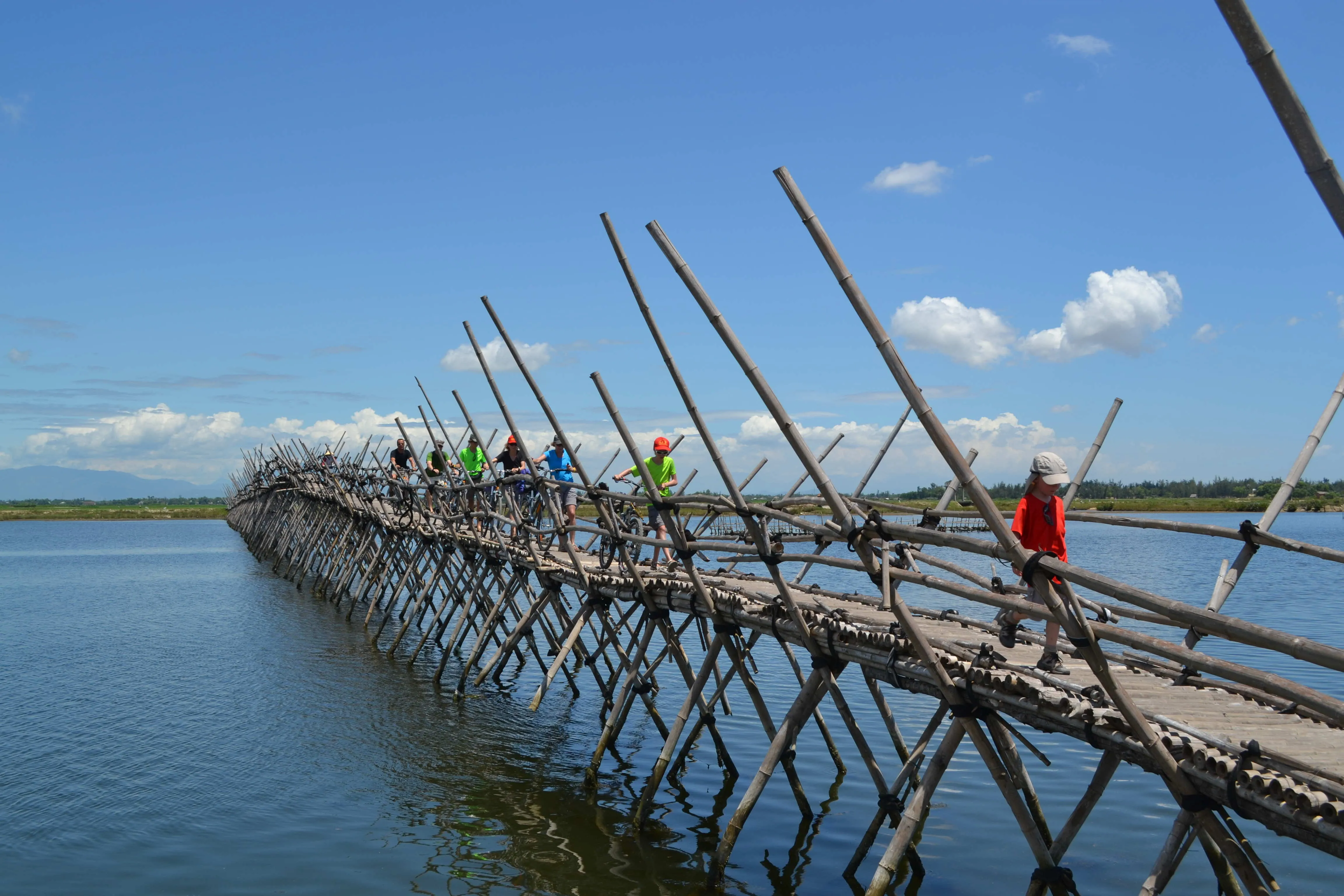 heaven and earth tours real vietnam bicycle tour 03