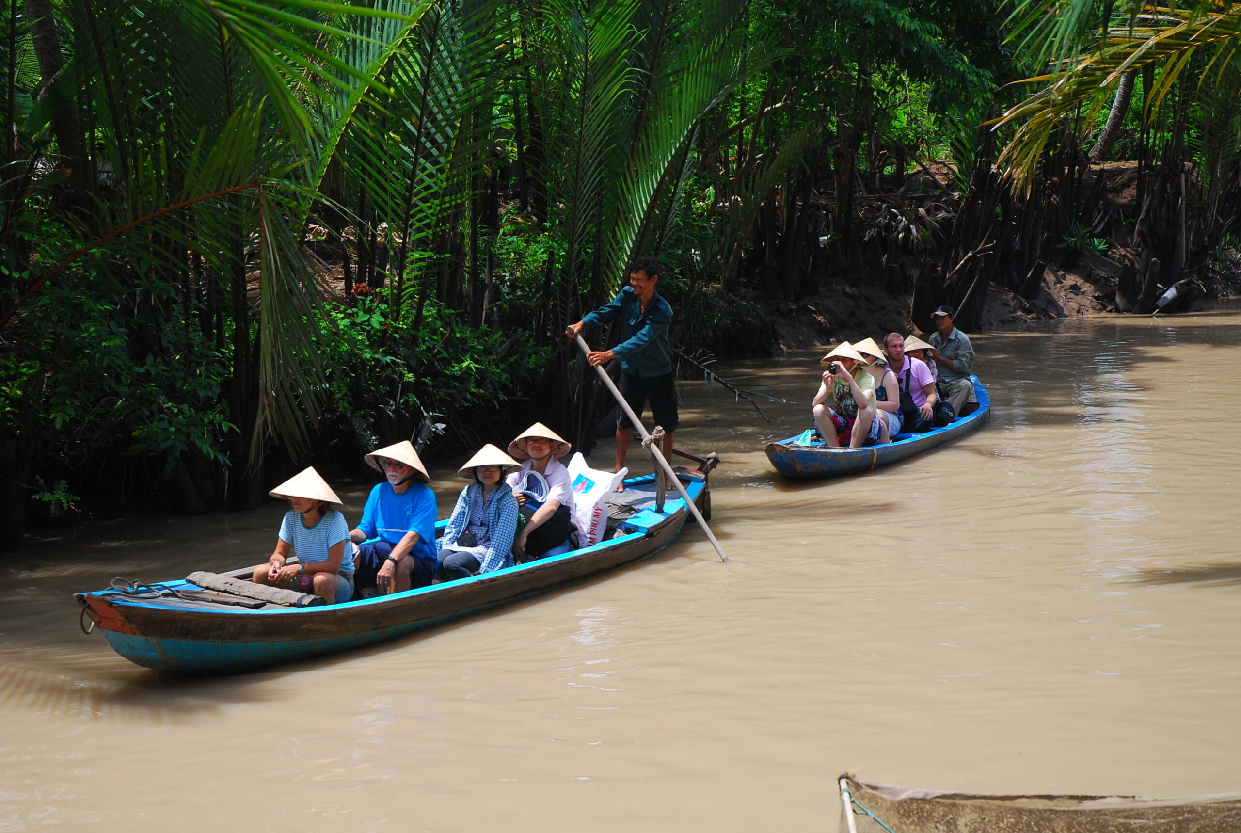 tour 6 day 3 rowing boat 1