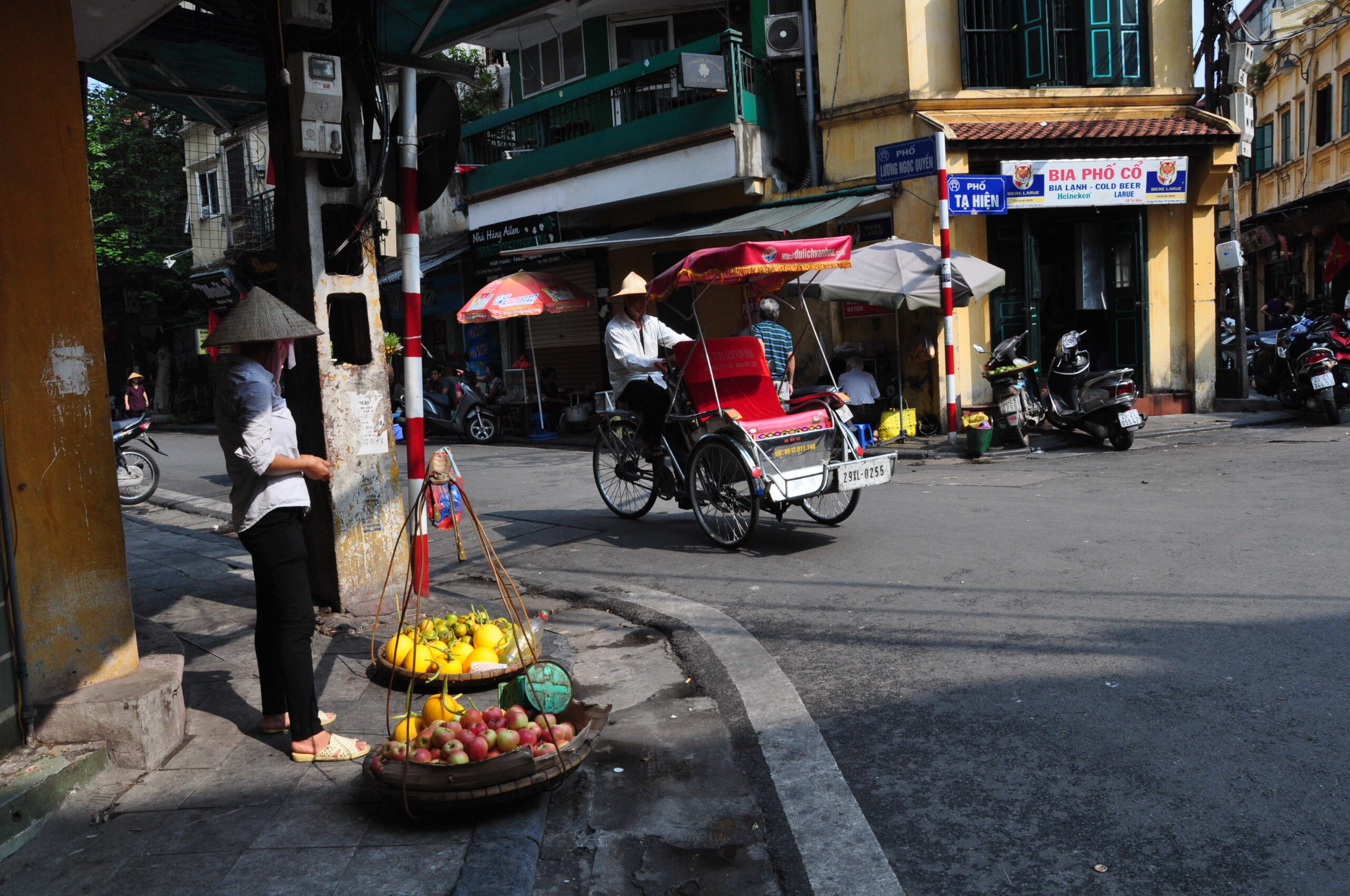 tour 7 day 2 hanoi street vendors 4