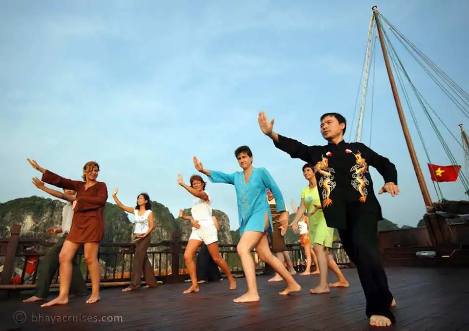 tour 7 day 5 tai chi on the boat