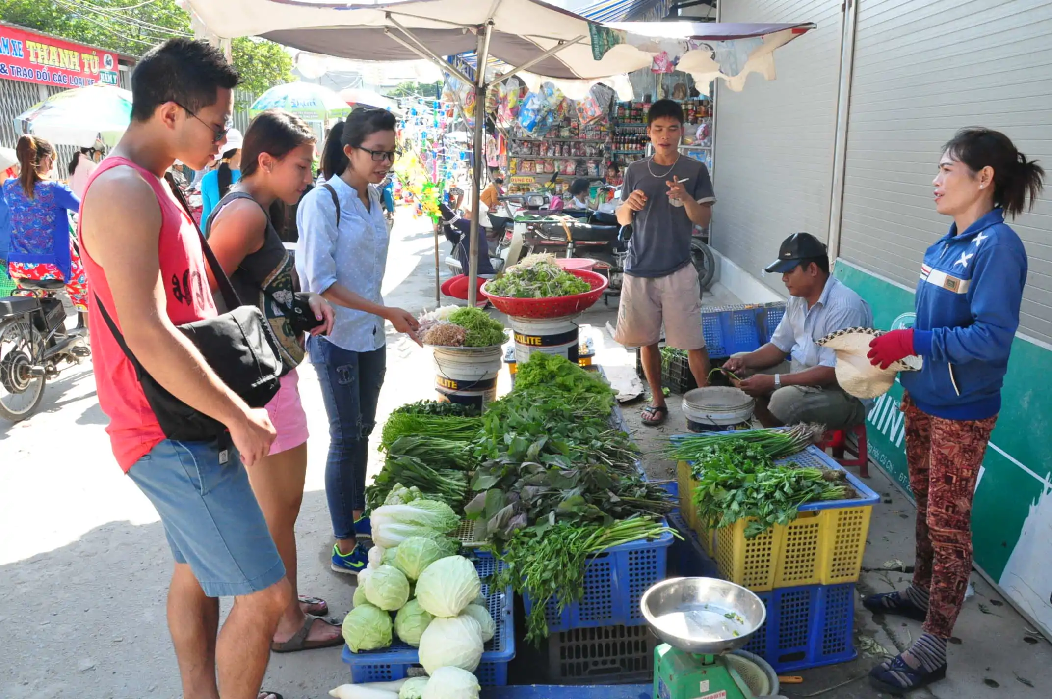 tour 7 day 9 local market near cu chi 12