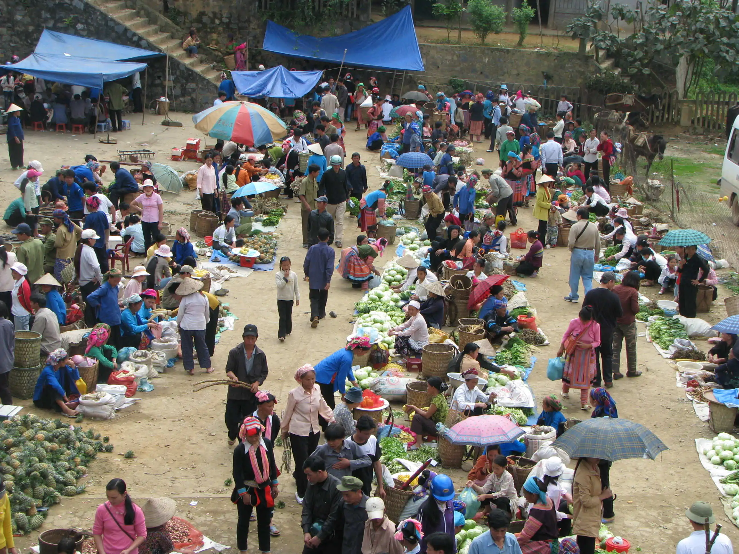 lao cai muong khuong market 20