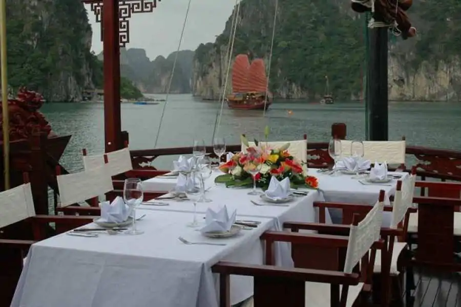 Dragon Pearl Junks 8