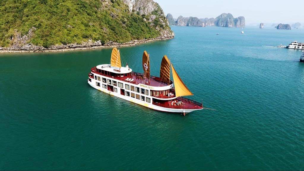 Emperor Cruises Halong Bay