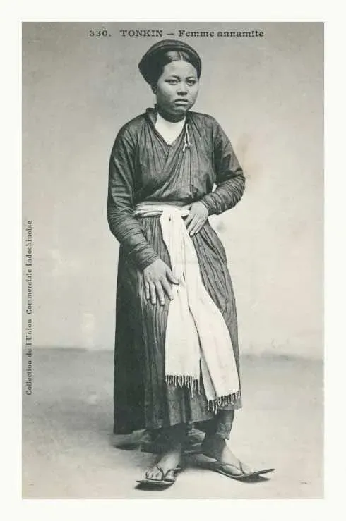 Áo dài Giao Lãnh (Source: elle.vn)