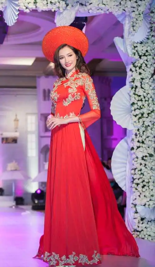 Seductive ‘ao dai’ (usually red or white) used by brides in their marriage