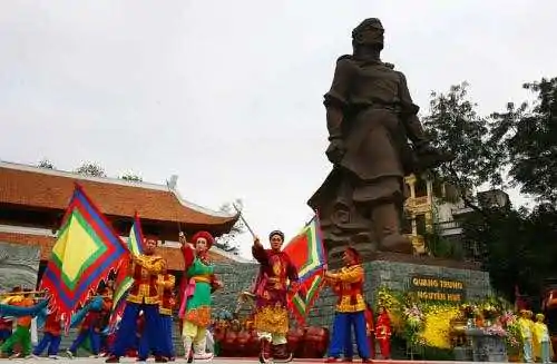 dong da hill festival