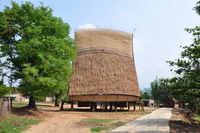 rong house central highland Vietnam