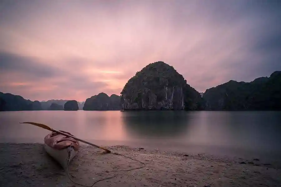 Peaceful sunset in lan ha bay