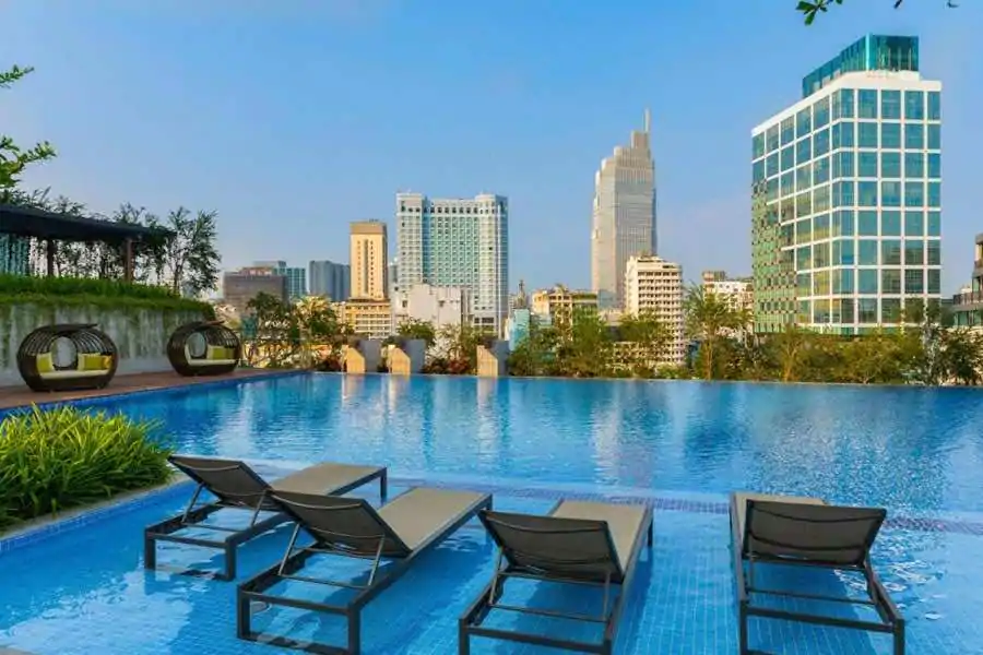 sedona suites saigon pool2