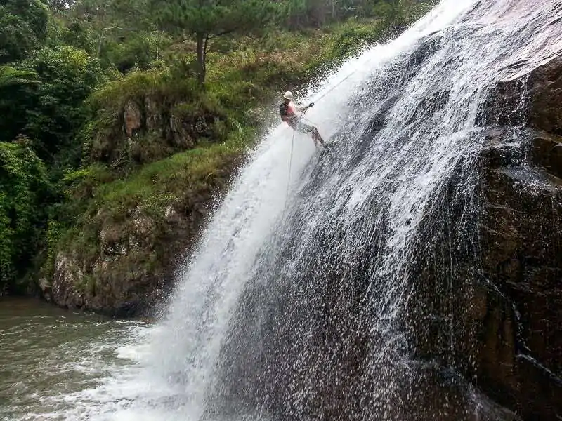 dalat canyoning abseiling vietnam 4