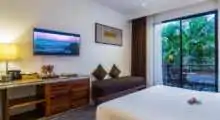 Lynnaya Urban River Resort (4)