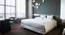 RoomSuites-Deluxe-King-Room