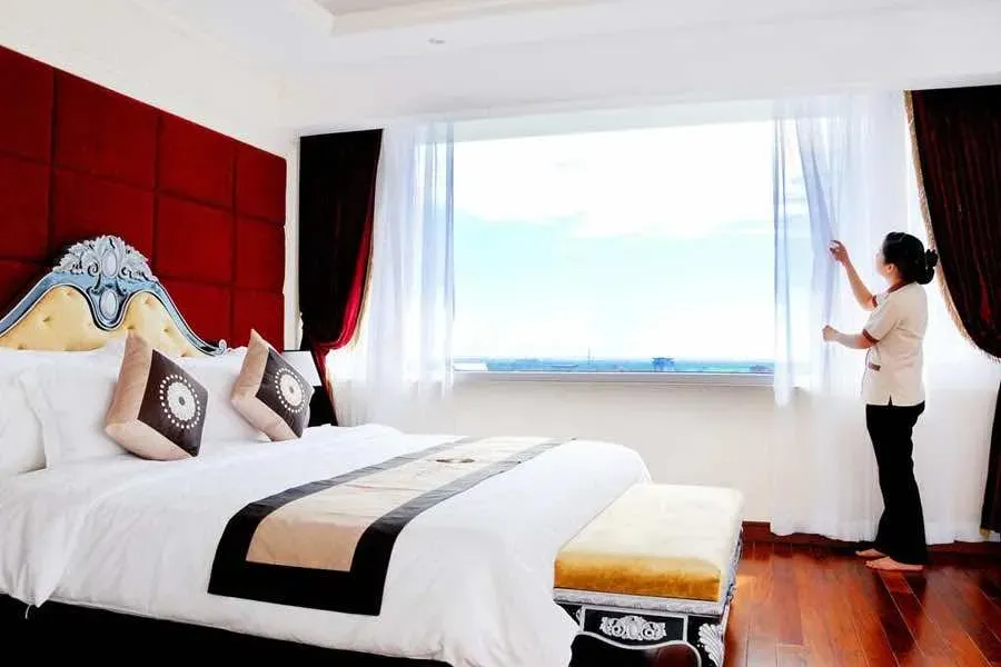 Moon Light Hotel in Hue
