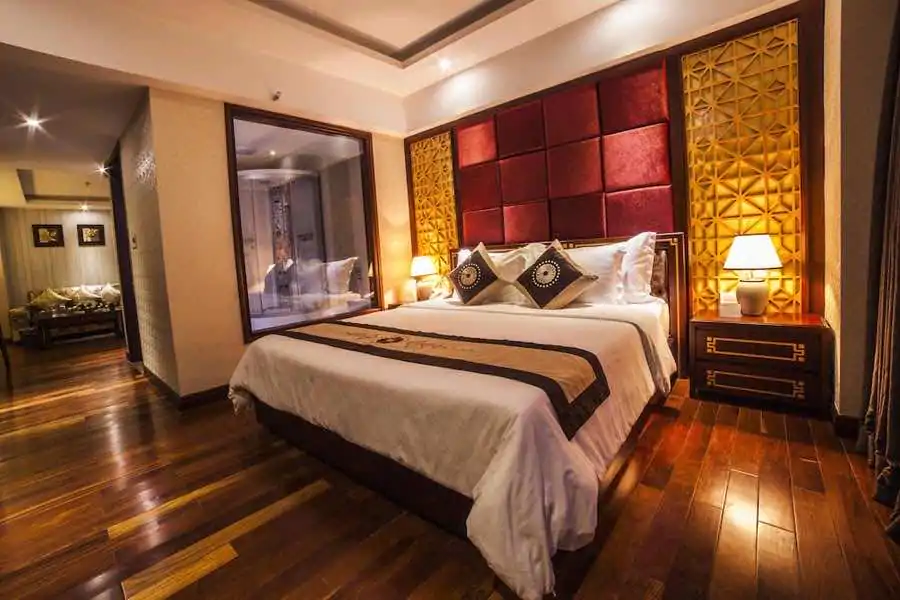 Moon Light Hotel in Hue