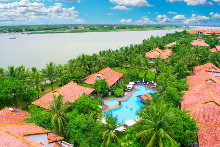 Vinh Hung Riverside Resort